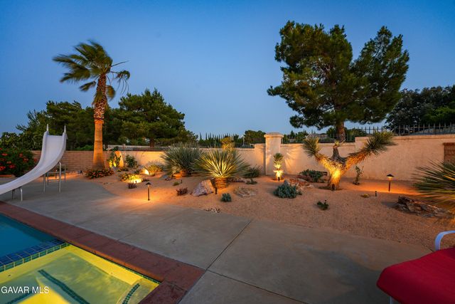5516 Crest Drive, Palmdale, CA 93551