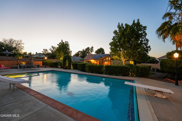 5516 Crest Drive, Palmdale, CA 93551