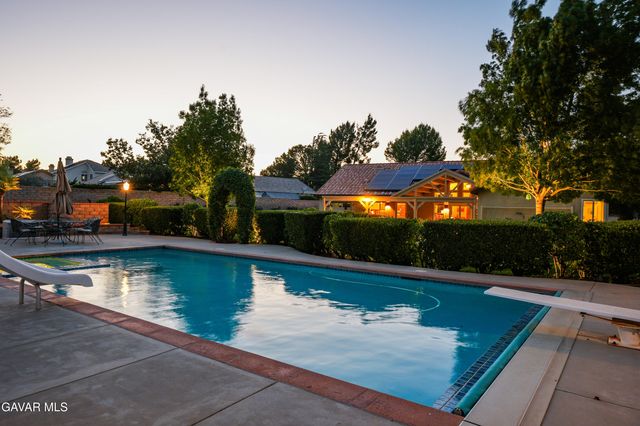 5516 Crest Drive, Palmdale, CA 93551