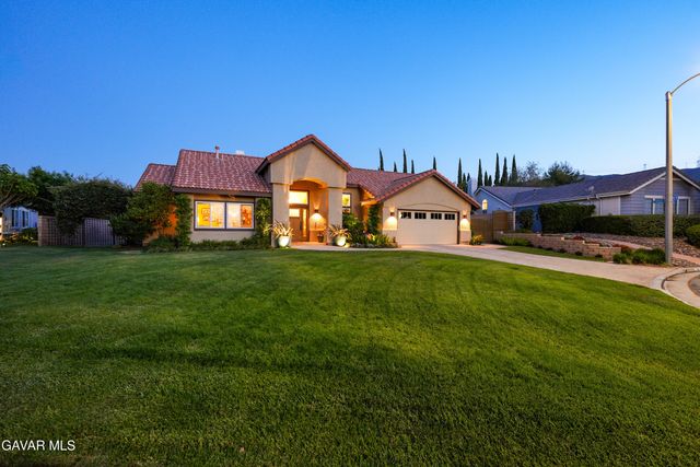 5516 Crest Drive, Palmdale, CA 93551