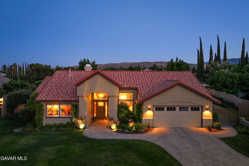 5516 Crest Drive, Palmdale, CA 93551