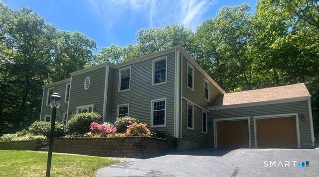 19 Legendary Road, East Lyme, CT 06333