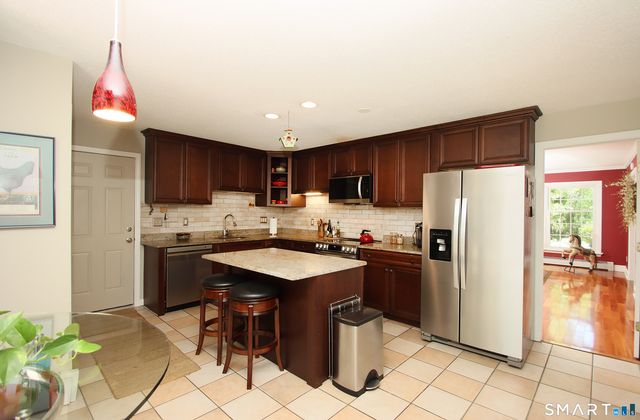 19 Legendary Road, East Lyme, CT 06333