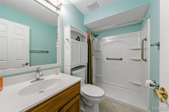 21 Savoy Drive, Lake St Louis, MO 63367