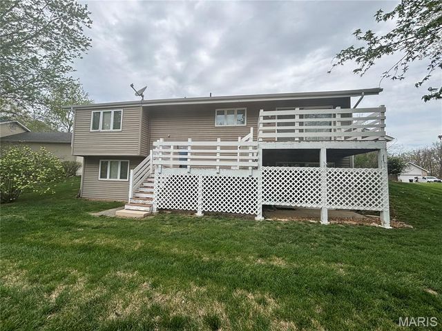 21 Savoy Drive, Lake St Louis, MO 63367