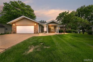 21 Savoy Drive, Lake St Louis, MO 63367