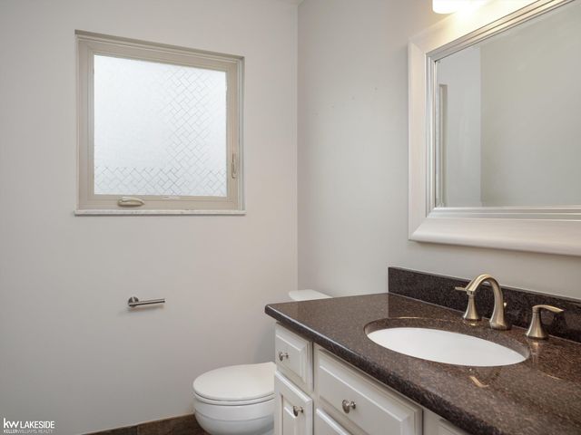 42411 Royal Lane, Clinton Twp, MI 48038