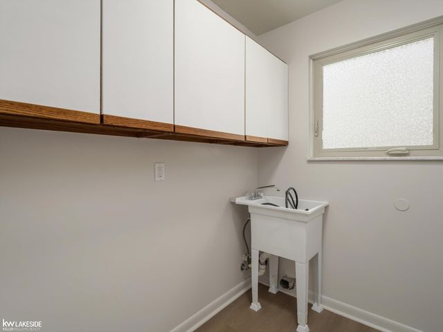 42411 Royal Lane, Clinton Twp, MI 48038