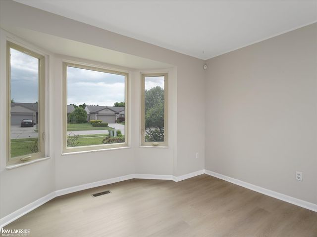 42411 Royal Lane, Clinton Twp, MI 48038