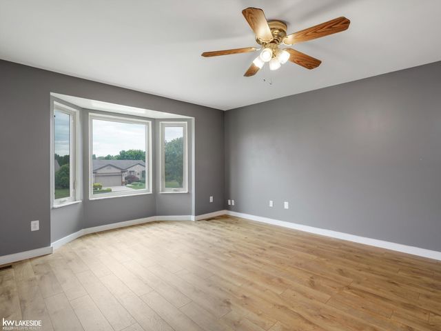 42411 Royal Lane, Clinton Twp, MI 48038