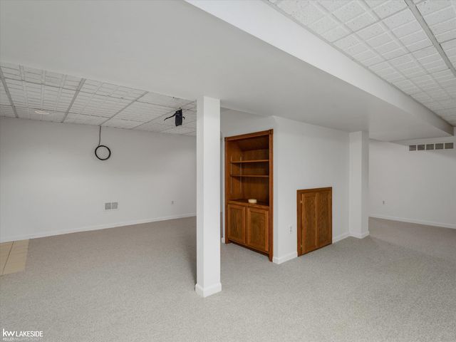42411 Royal Lane, Clinton Twp, MI 48038