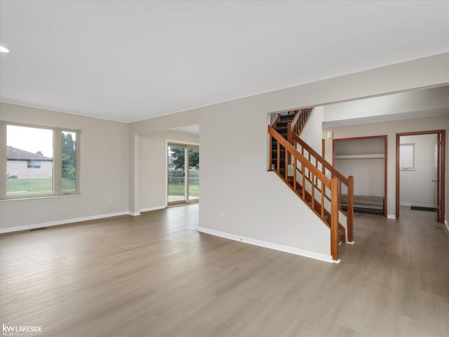 42411 Royal Lane, Clinton Twp, MI 48038