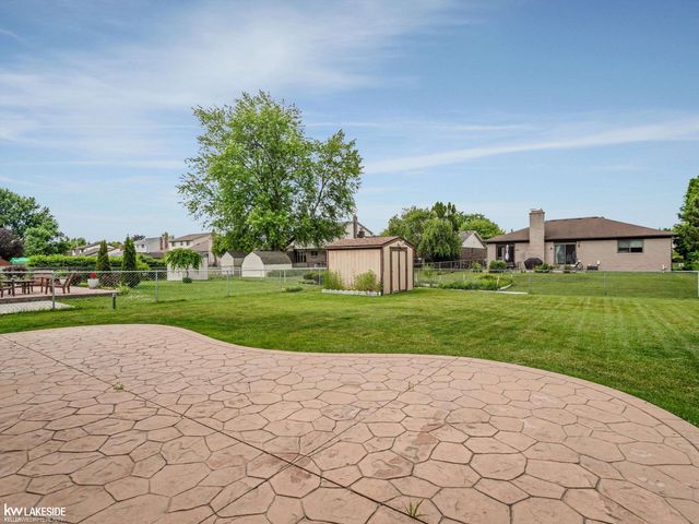 42411 Royal Lane, Clinton Twp, MI 48038