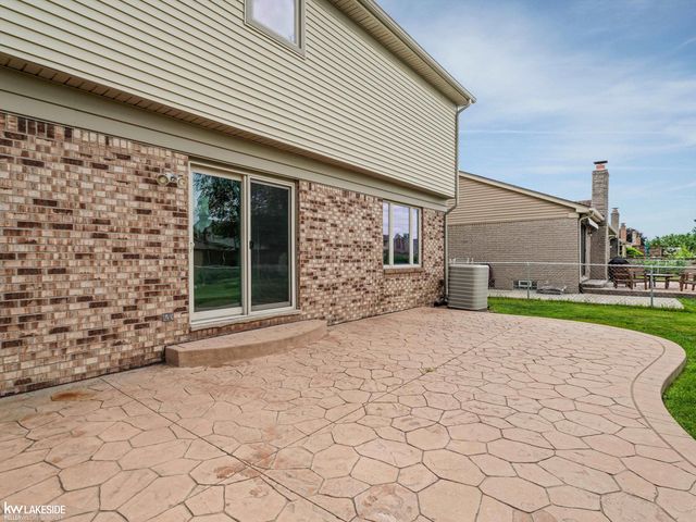 42411 Royal Lane, Clinton Twp, MI 48038