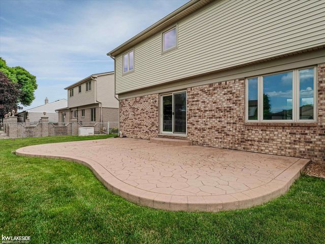 42411 Royal Lane, Clinton Twp, MI 48038