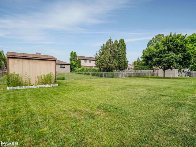 42411 Royal Lane, Clinton Twp, MI 48038