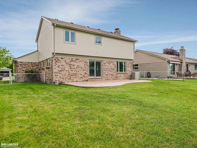 42411 Royal Lane, Clinton Twp, MI 48038