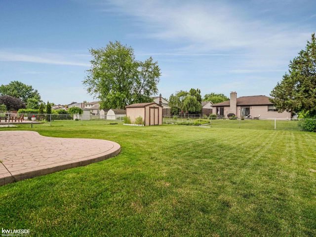 42411 Royal Lane, Clinton Twp, MI 48038