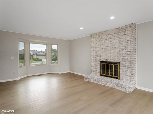 42411 Royal Lane, Clinton Twp, MI 48038