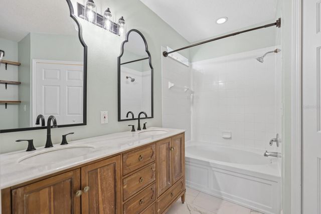 6122 GANNETDALE DRIVE, Lithia, FL 33547