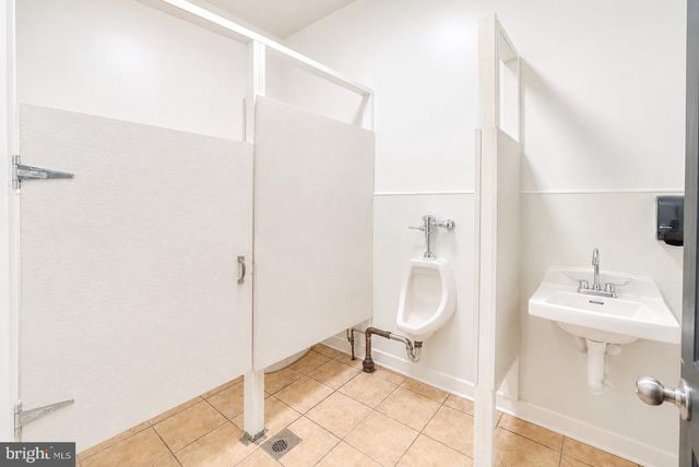 1727 S 2ND ST, Philadelphia, PA 19148