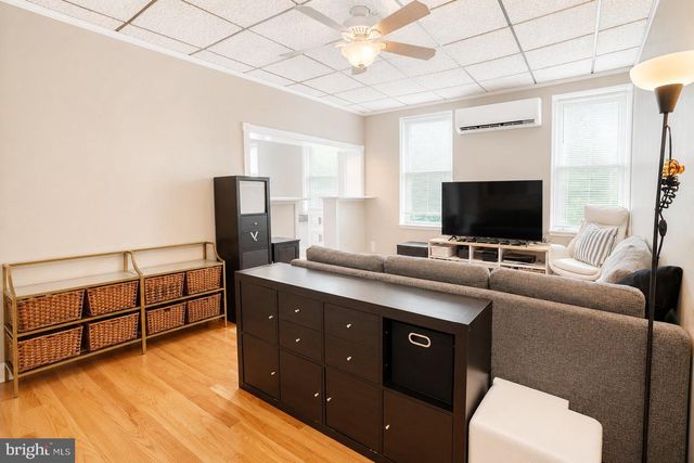 1727 S 2ND ST, Philadelphia, PA 19148