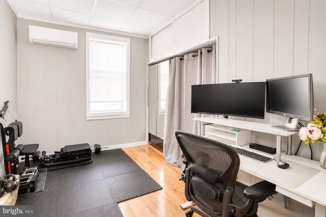 1727 S 2ND ST, Philadelphia, PA 19148