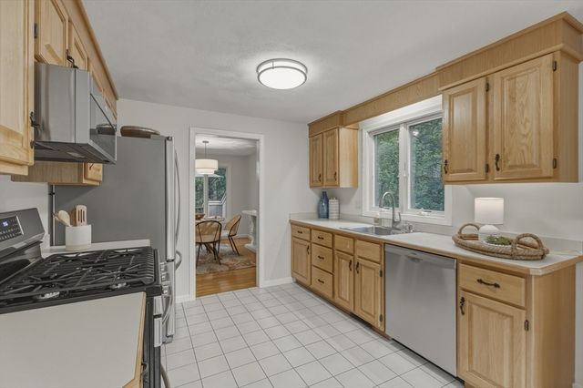 1 Tulip Circle 1, Haverhill, MA 01830