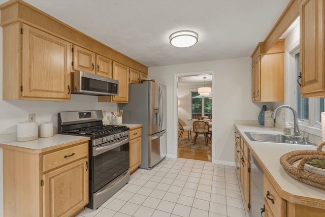 1 Tulip Circle 1, Haverhill, MA 01830