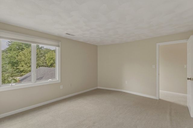 1 Tulip Circle 1, Haverhill, MA 01830