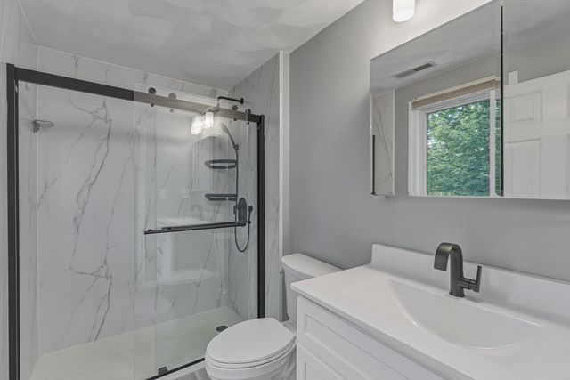 1 Tulip Circle 1, Haverhill, MA 01830