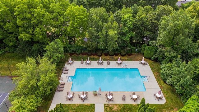 1 Tulip Circle 1, Haverhill, MA 01830