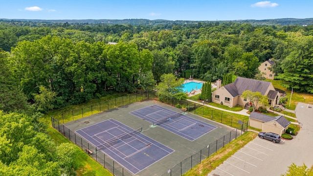 1 Tulip Circle 1, Haverhill, MA 01830