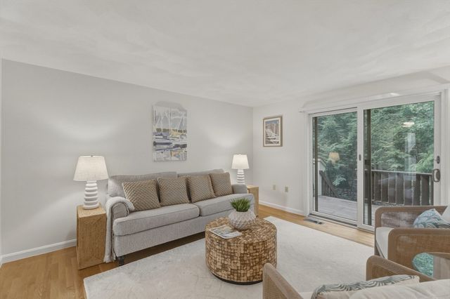 1 Tulip Circle 1, Haverhill, MA 01830