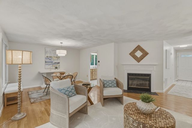 1 Tulip Circle 1, Haverhill, MA 01830