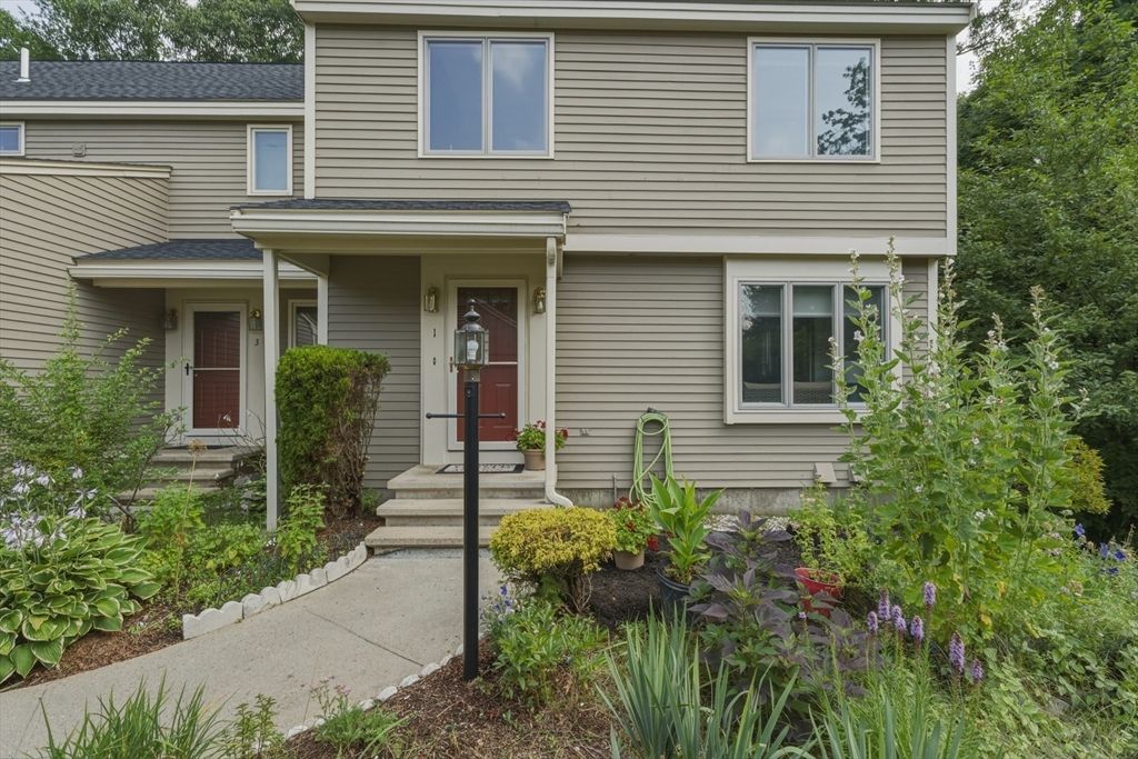 1 Tulip Circle 1, Haverhill, MA 01830