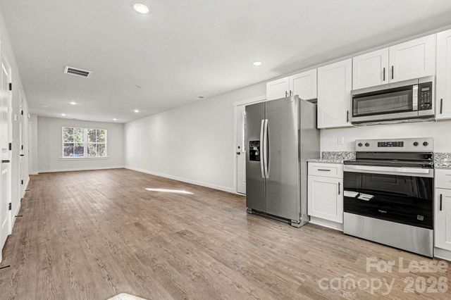 104 10th Avenue SE, Hickory, NC 28602