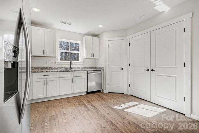 104 10th Avenue SE, Hickory, NC 28602