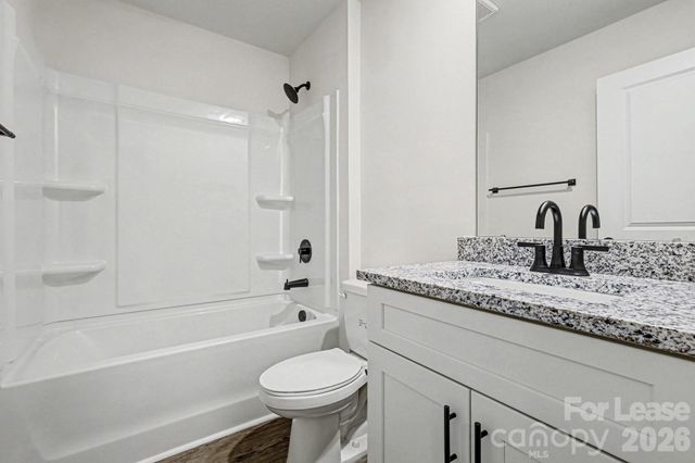 104 10th Avenue SE, Hickory, NC 28602