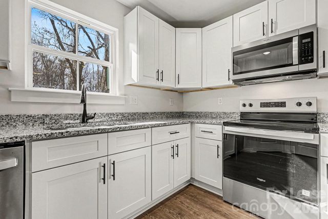 104 10th Avenue SE, Hickory, NC 28602