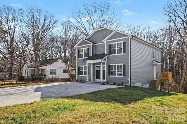 104 10th Avenue SE, Hickory, NC 28602