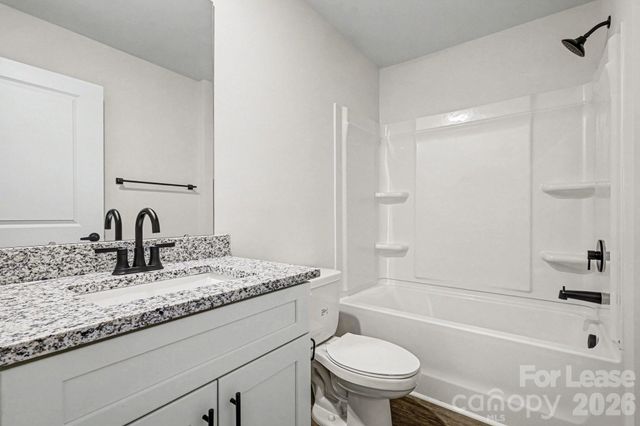 104 10th Avenue SE, Hickory, NC 28602