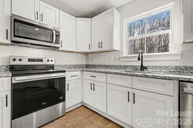 104 10th Avenue SE, Hickory, NC 28602