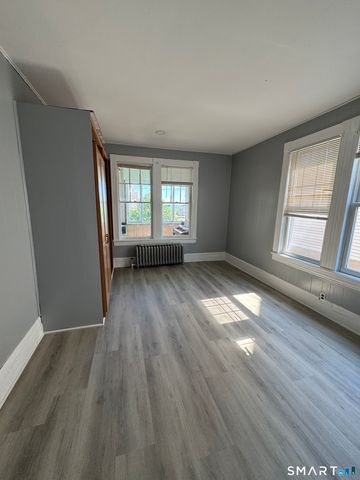 11 Betts Place, Norwalk, CT 06855