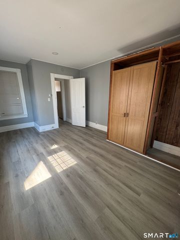11 Betts Place, Norwalk, CT 06855
