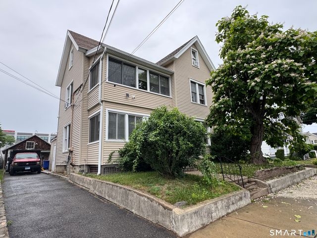 11 Betts Place, Norwalk, CT 06855