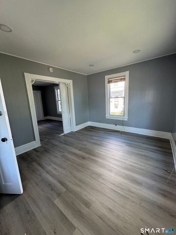 11 Betts Place, Norwalk, CT 06855