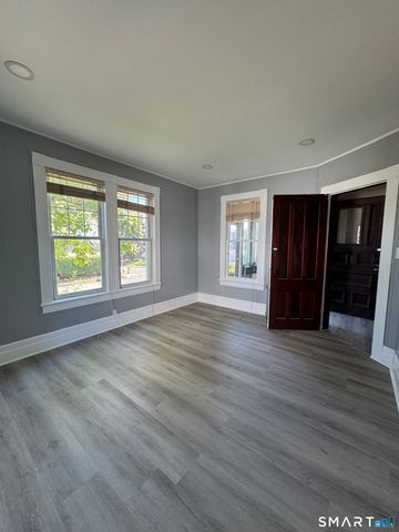 11 Betts Place, Norwalk, CT 06855