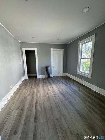 11 Betts Place, Norwalk, CT 06855