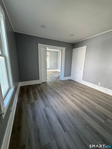11 Betts Place, Norwalk, CT 06855